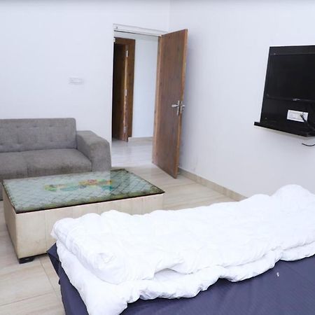 Hotel Aashirvad Faridabad Extérieur photo