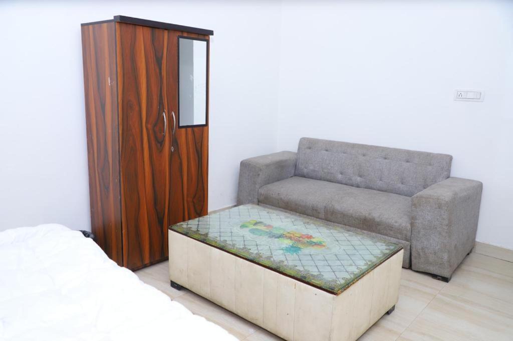 Hotel Aashirvad Faridabad Extérieur photo