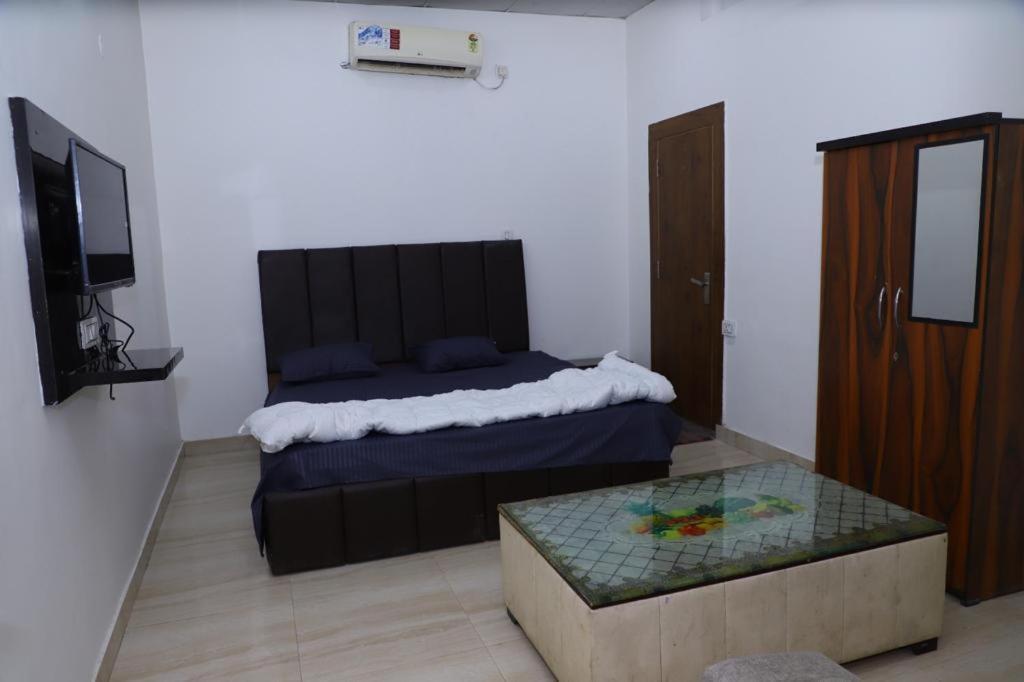 Hotel Aashirvad Faridabad Extérieur photo